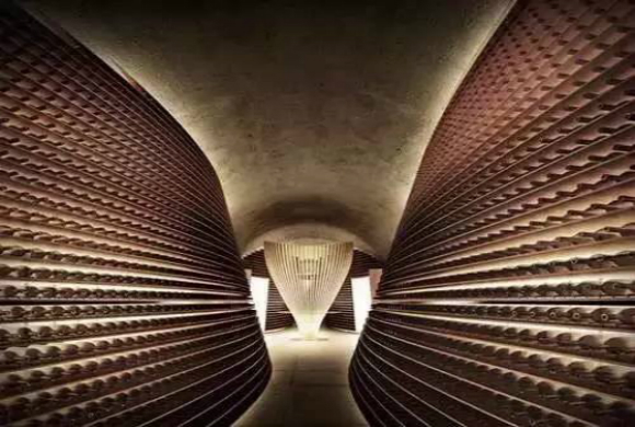 全世界最好的一座酒窖在我们中国